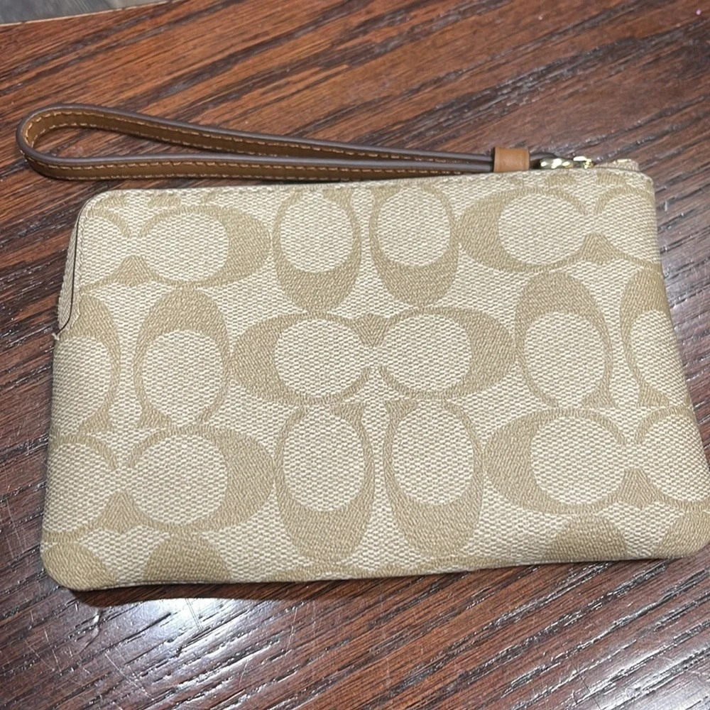 Coach corner zip wristlet - Picture 4 of 7